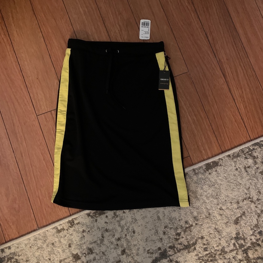 Forever 21 pencil skirt. NWT